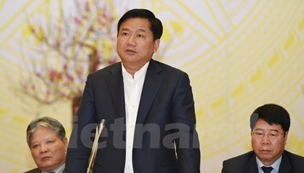 Ông Đinh La Thăng cho rằng, lời hứa duy nhất, như một món nợ ông chưa thực hiện được với người dân là tuyến đường sắt tốc độ cao Bắc-Nam. 11